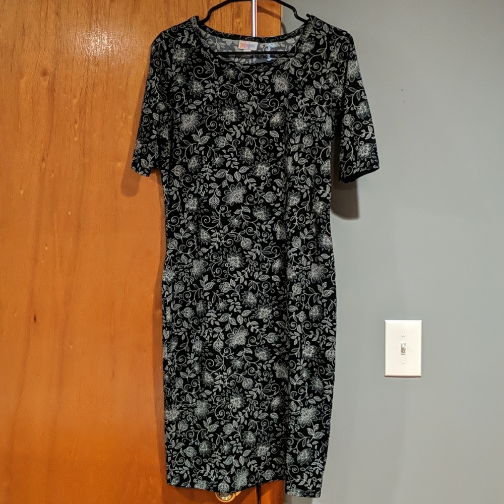 LuLaRoe Julia Dress (Medium, Floral)